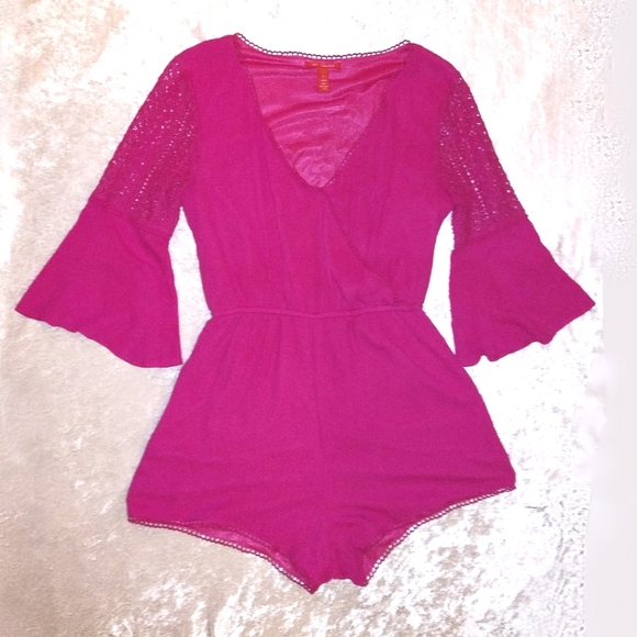 Chelsea & Violet Bell Sleeve Romper Shorts Sz S - Picture 1 of 8